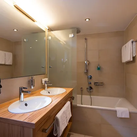 La Ginabelle فندق 4*