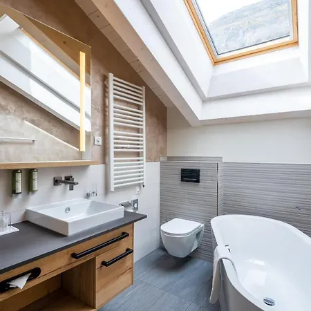 La Ginabelle 4* زيرمات